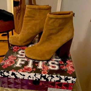 Jeffrey Campbell Rumble Boots taupe suede